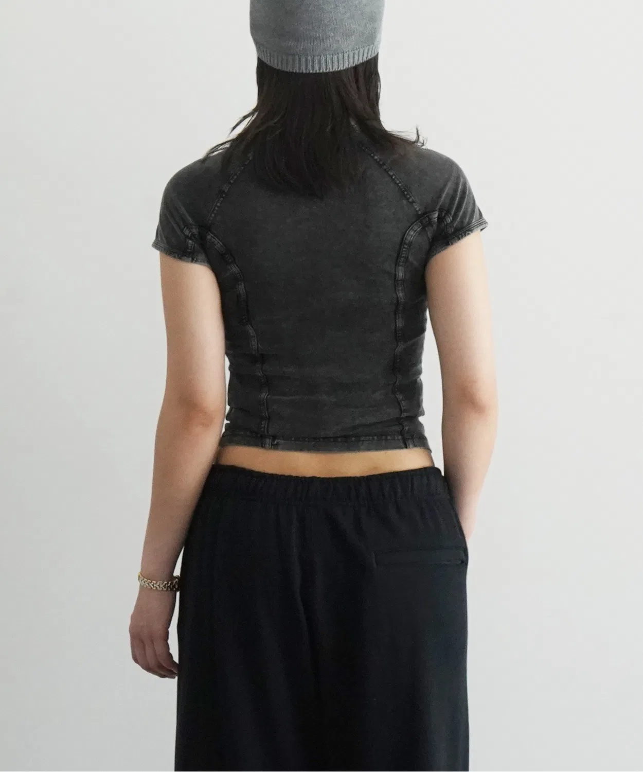 Футболка Diesel T-Lynne Slim Fit с U-образным вырезом, черная — фото 2