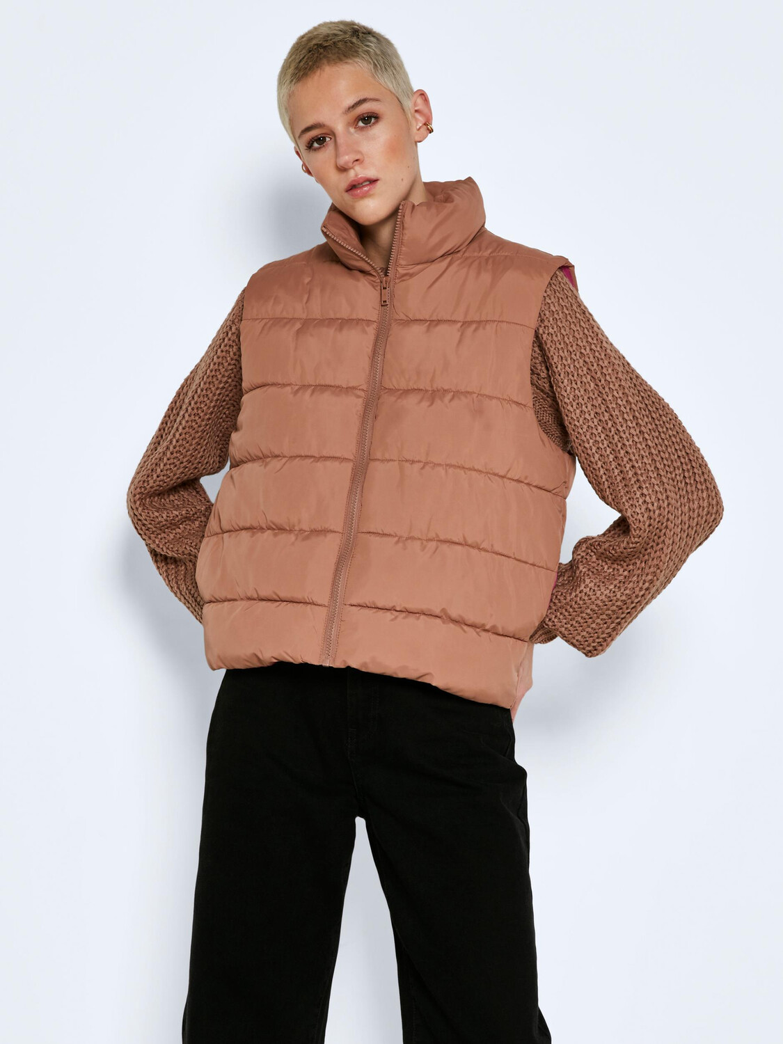 

Утепленный жилет Noisy may Wattierte Puffer Stepp NMMARCUS, коричневый
