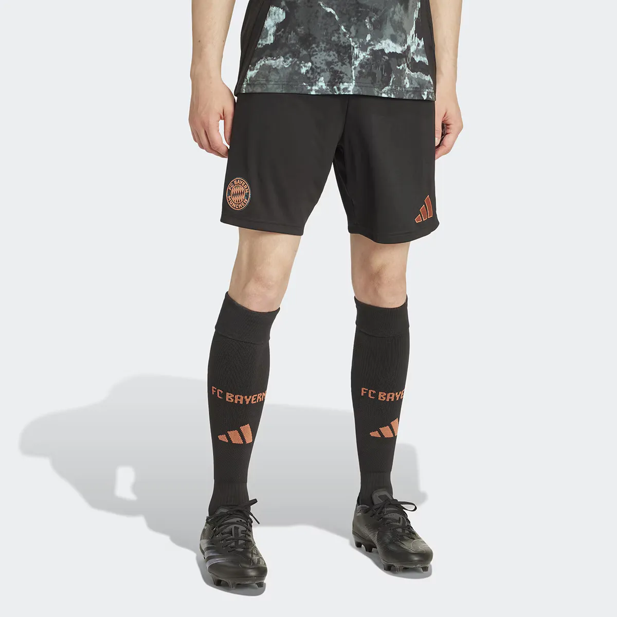 

Шорты мужские Adidas FC Bayern Munich 2024-2025 Away, черный
