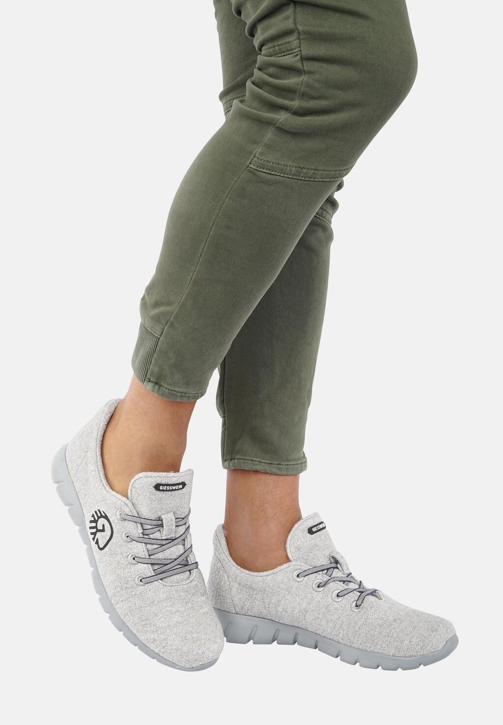 

Кроссовки на шнуровке MERINO RUNNERS Giesswein, светло-серый