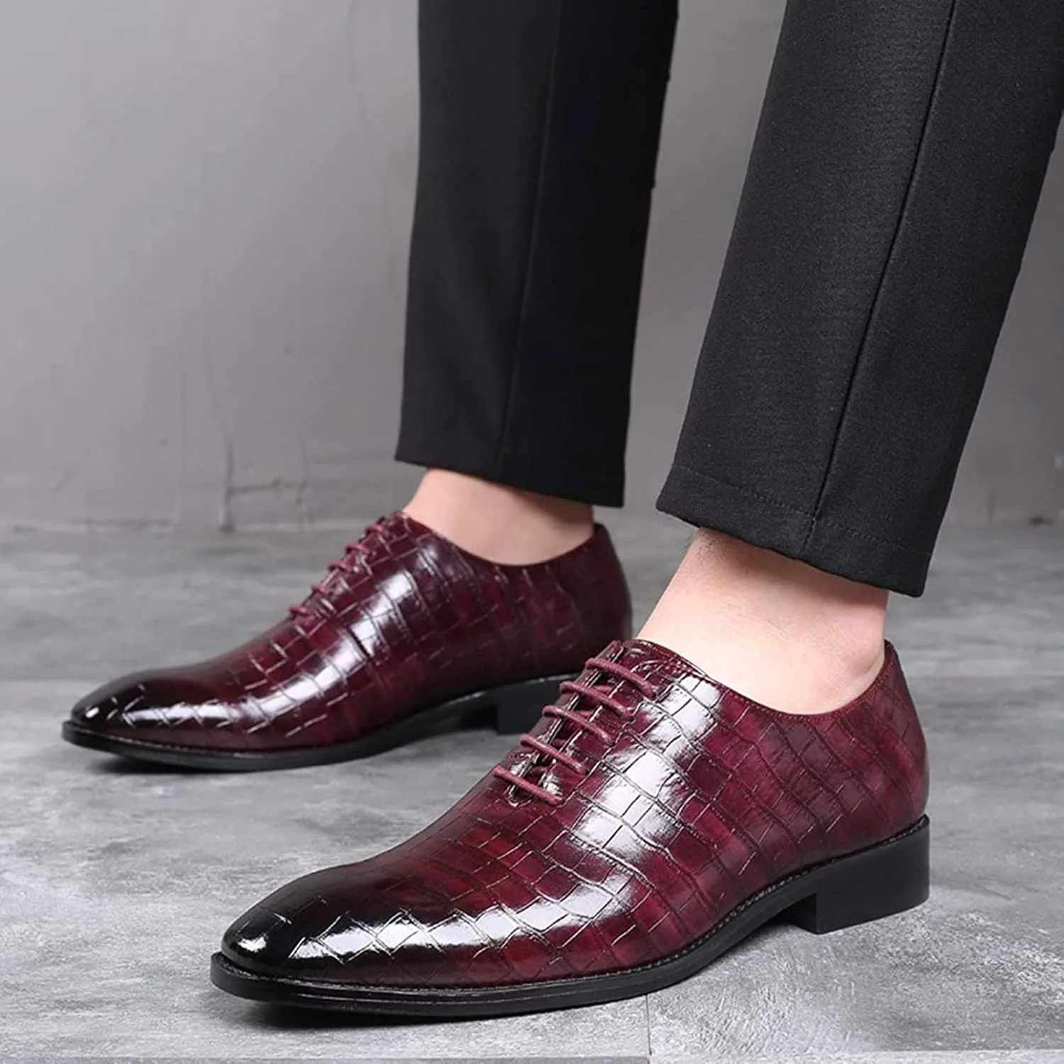 

Мужские официальные туфли Yiozoi, легкие, нескользящие, с заостренным носком, шнуровкой, кожаные, для бизнеса, свадьбы, офиса, оксфорды, красный