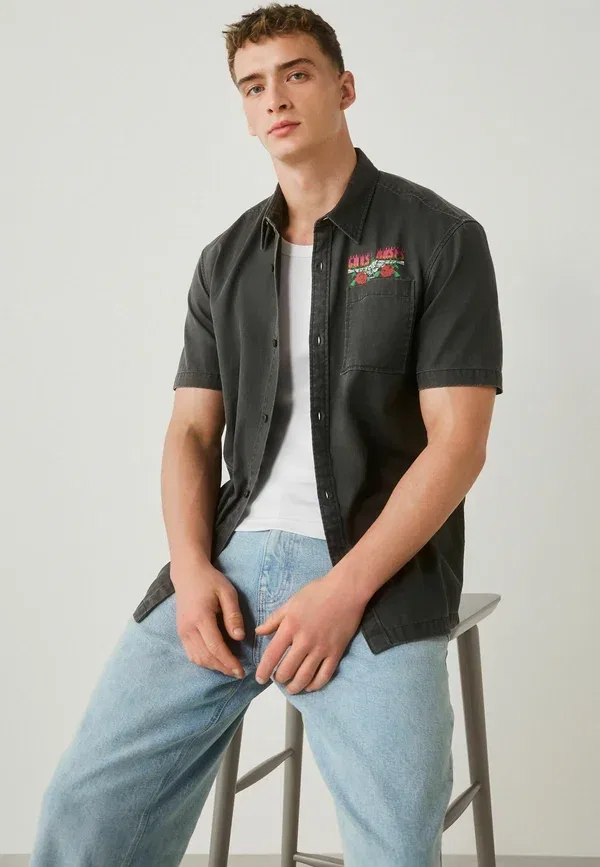 Футболка Next, Regular fit print short sleeve shirt, цвет угольно-серый — фото 4