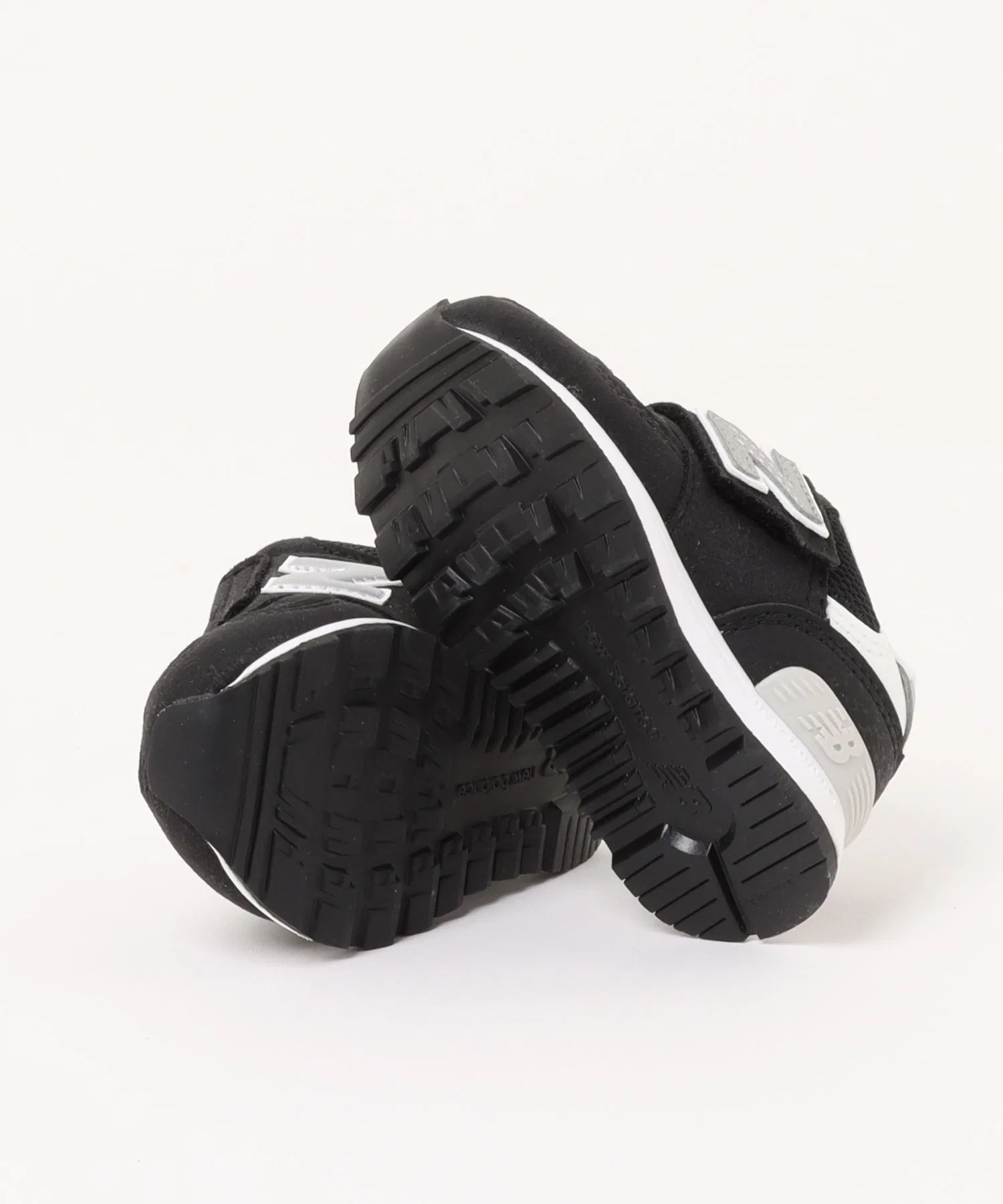 Детские кроссовки New Balance 313 v2 серебристые чёрные — фото 3