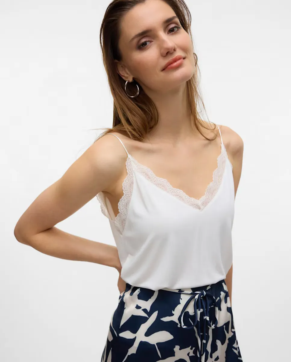 

Женский топ нижнего белья с V-образным вырезом на спине Vero Moda, белый