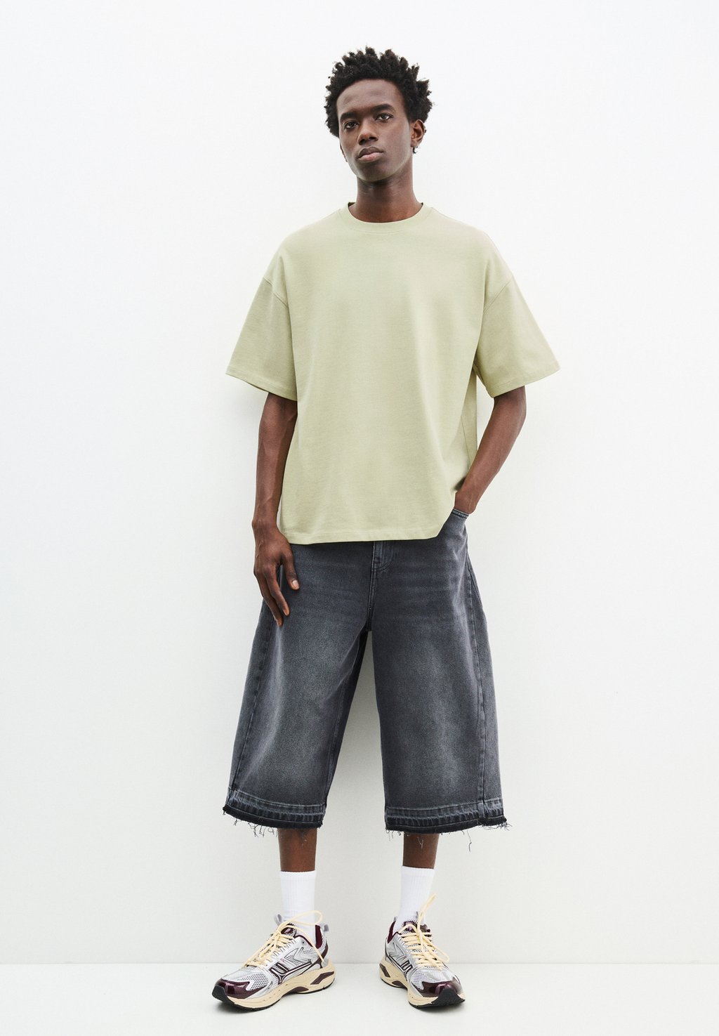 

Базовая футболка SHORT SLEEVE PULL&BEAR, зеленый