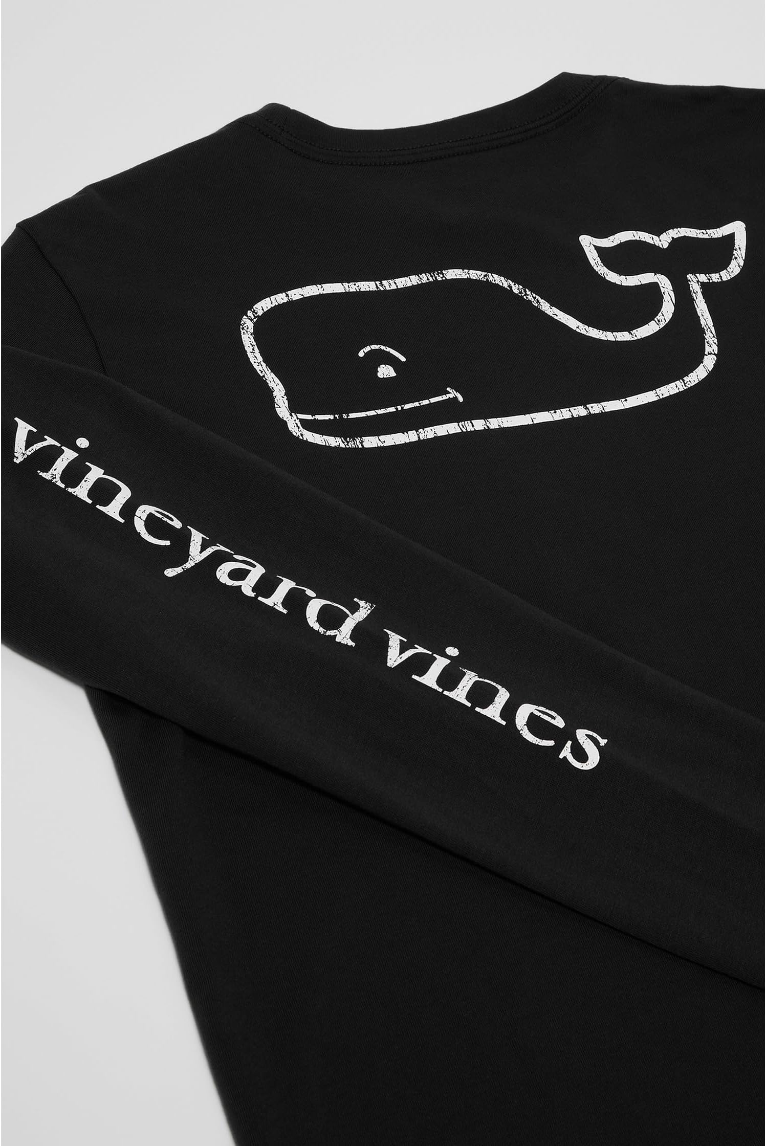 Футболка Vineyard Vines Kids Long Sleeve Vintage Whale Pocket Tee, цвет Jet Black — фото 2