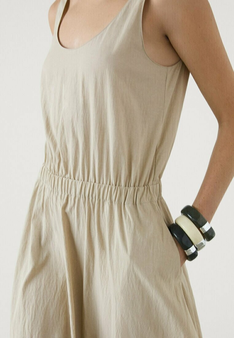 

Повседневное платье FLARED WITH ELASTICATED WAIST Massimo Dutti, цвет Stone