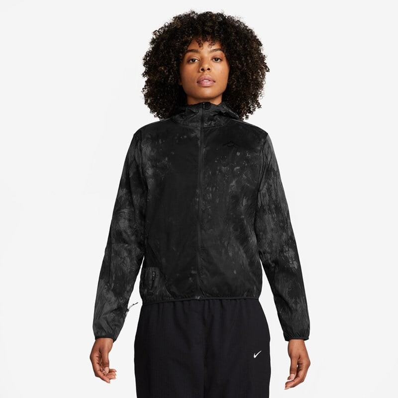 

Женская куртка-репеллент Nike, черный