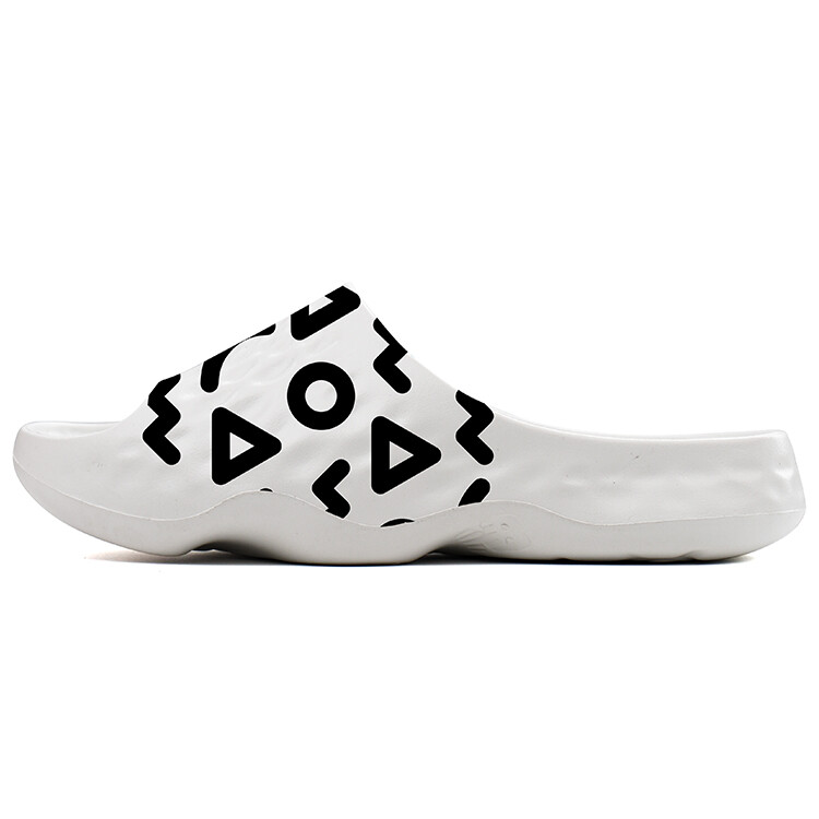 

Шлепанцы NB Fresh Foam унисекс, черные/белые New Balance
