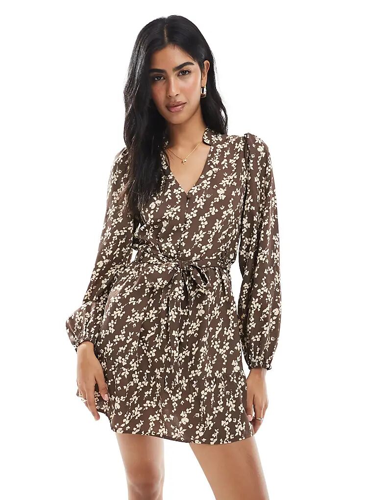 

Коричневое мини-платье Wednesday's Girl с поясом и цветочным принтом, с завязками