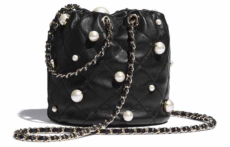 CHANEL Жемчужная овчинная ведерка через плечо миниатюрная женская черная — фото 2