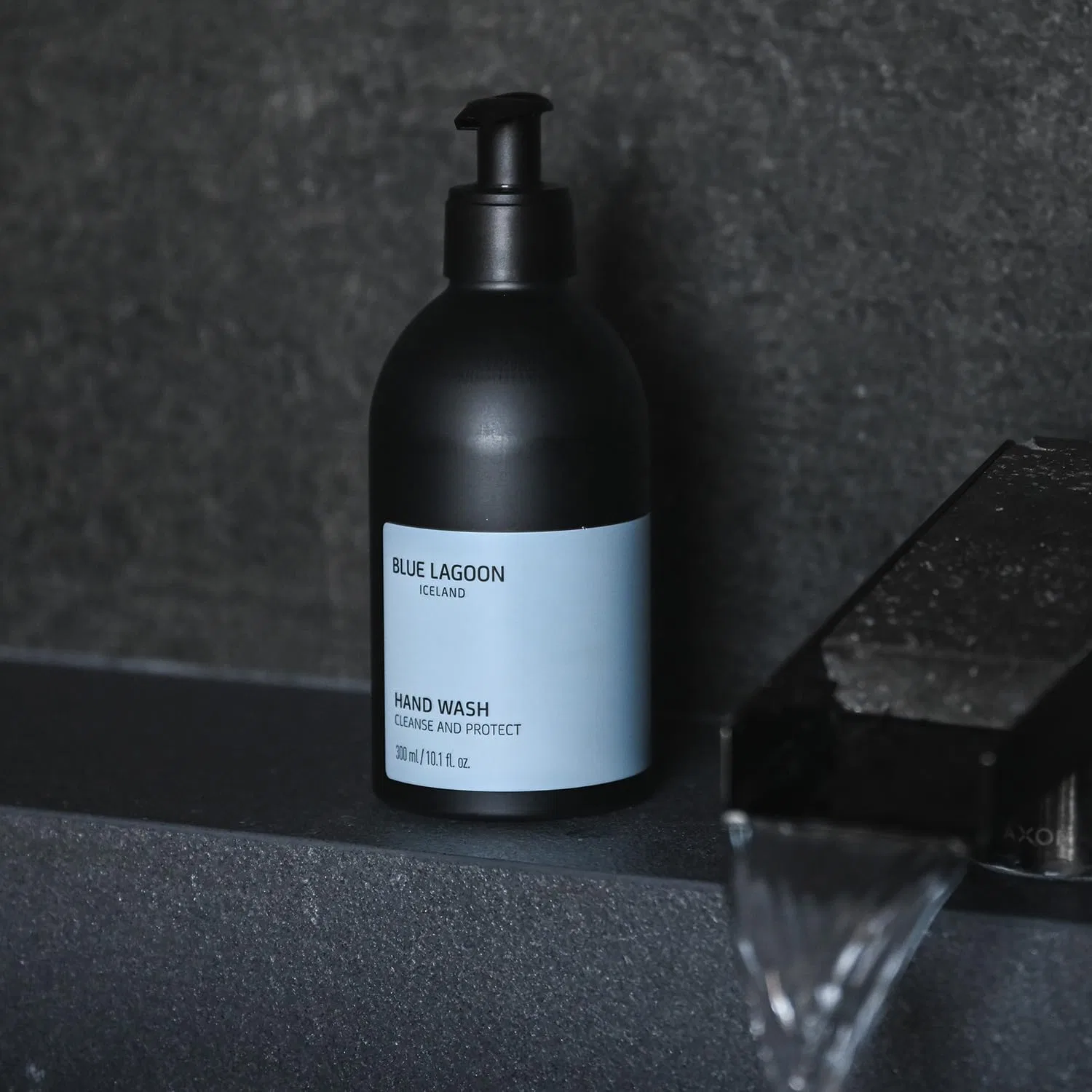 Гель для мытья рук Blue Lagoon Skin Care с геотермальной водой, 300 мл Blue Lagoon Iceland — фото 2