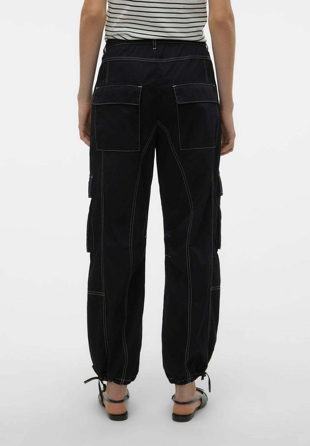 

Брюки карго Vero Moda, черный