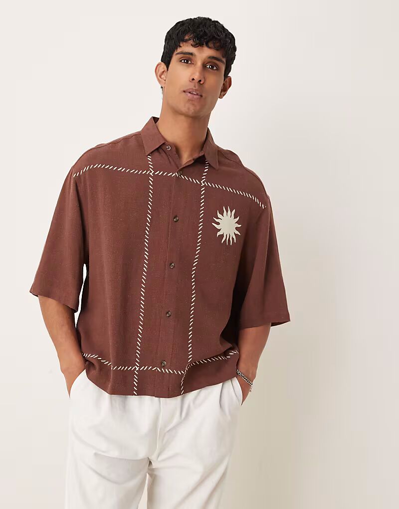 

Рубашка свободного кроя из льняной смеси премиум-класса ASOS DESIGN коричневого цвета с вышивкой