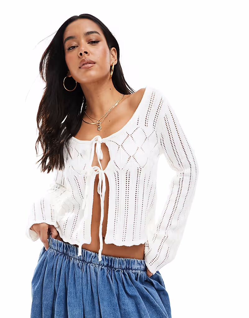 

Топ крючком с длинными рукавами и завязкой спереди Hollister кремового цвета