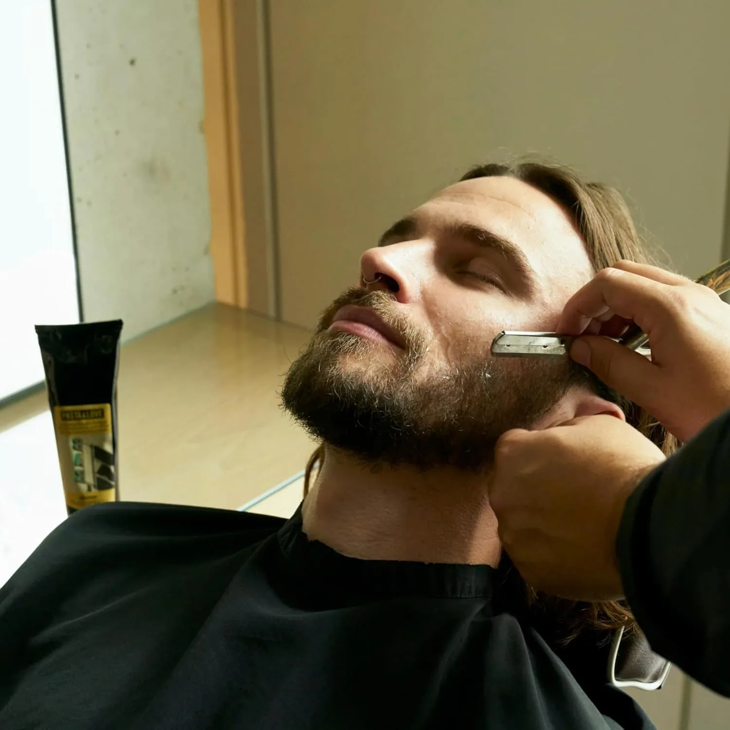 Гель для бритья Davines Pasta & Love без пены, прозрачный, для точного бритья - прозрачная формула для аккуратной обработки краев, плавного скольжения и уменьшения раздражения, 140 мл. — фото 4