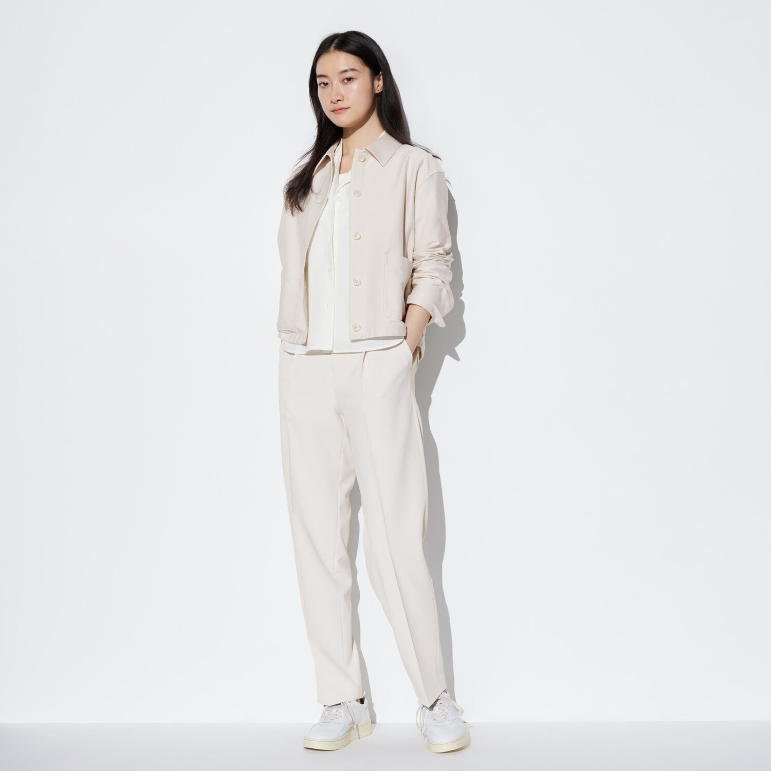 

Брюки UNIQLO зауженного силуэта, бежевый