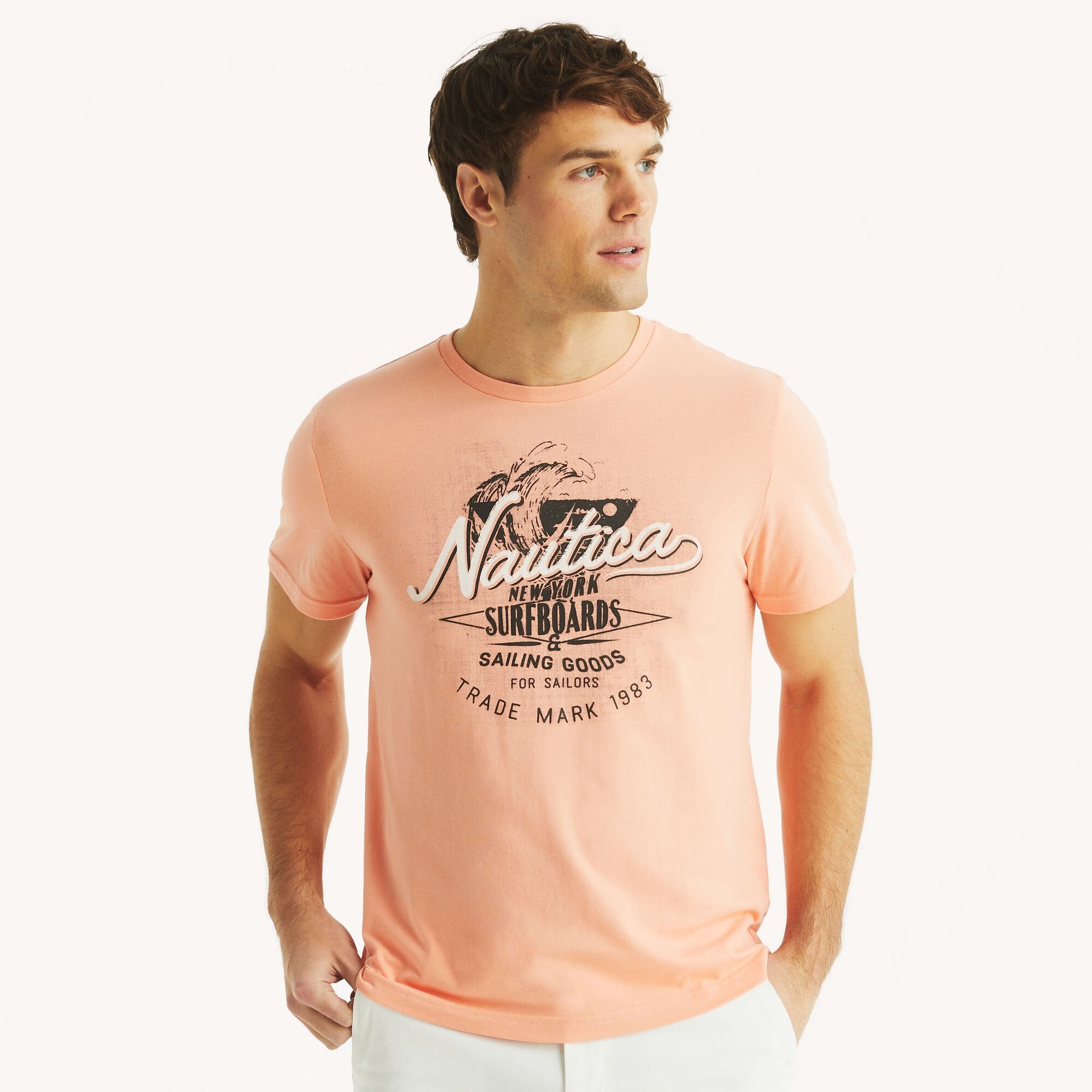 

Футболка Nautica Mens Sustainably Crafted Surfboards Graphic, цвет peach amber
