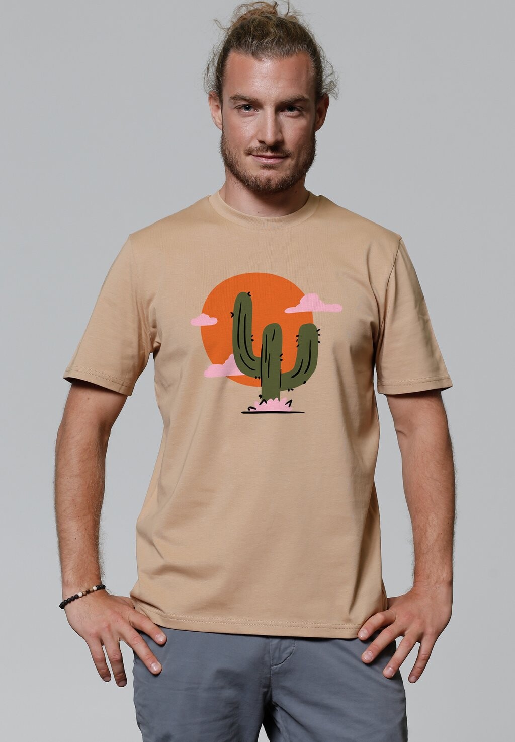 

Футболка с принтом KAKTUS IM SONNENUNTERGANG watapparel, бежевый