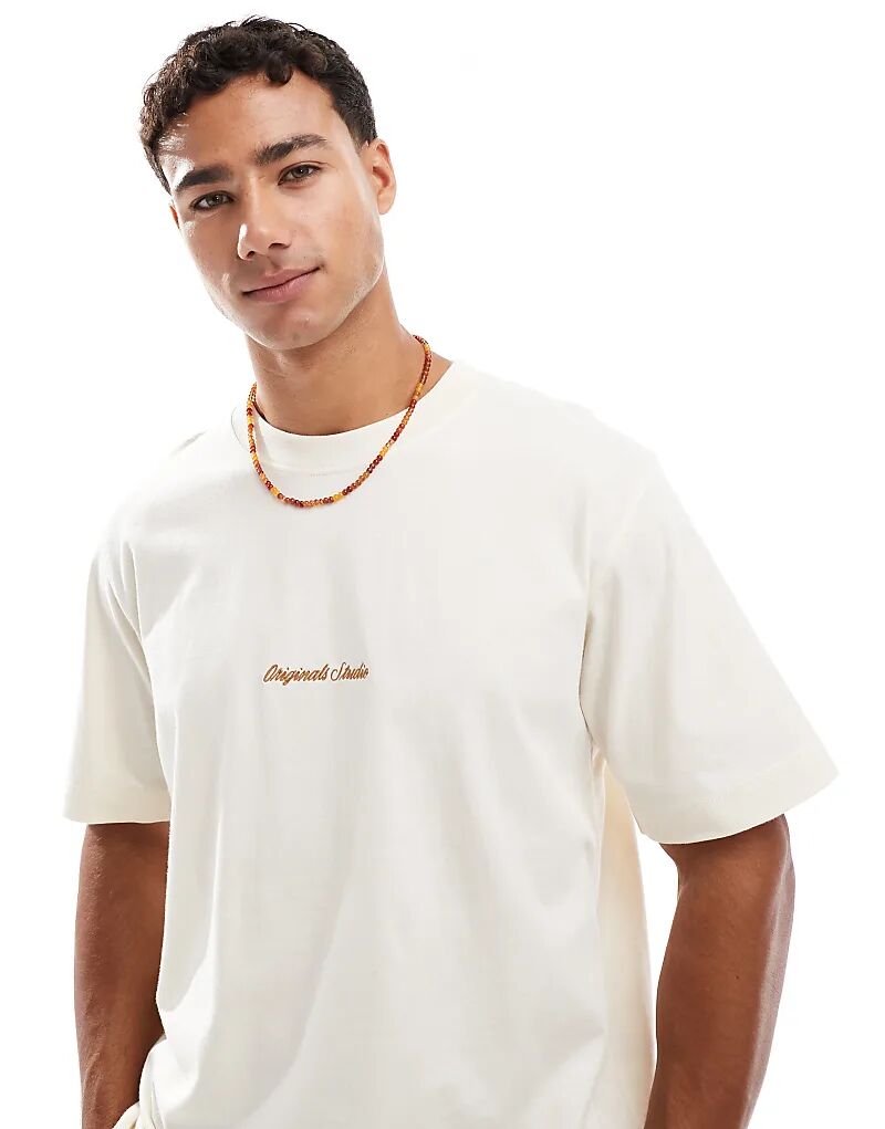 

Футболка Jack & Jones oversize с оригинальной вышивкой кремового цвета