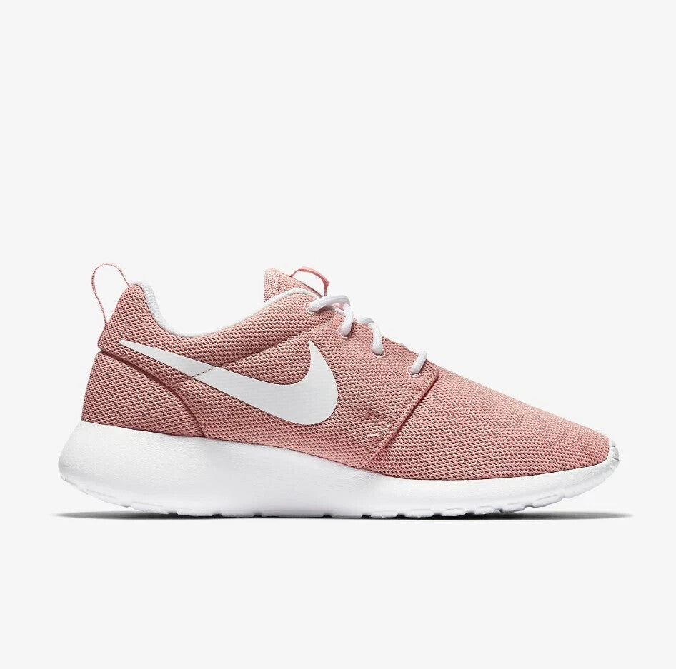 Nike Roshe One 844994-603 Женские кроссовки для бега светло-розовые — фото 2