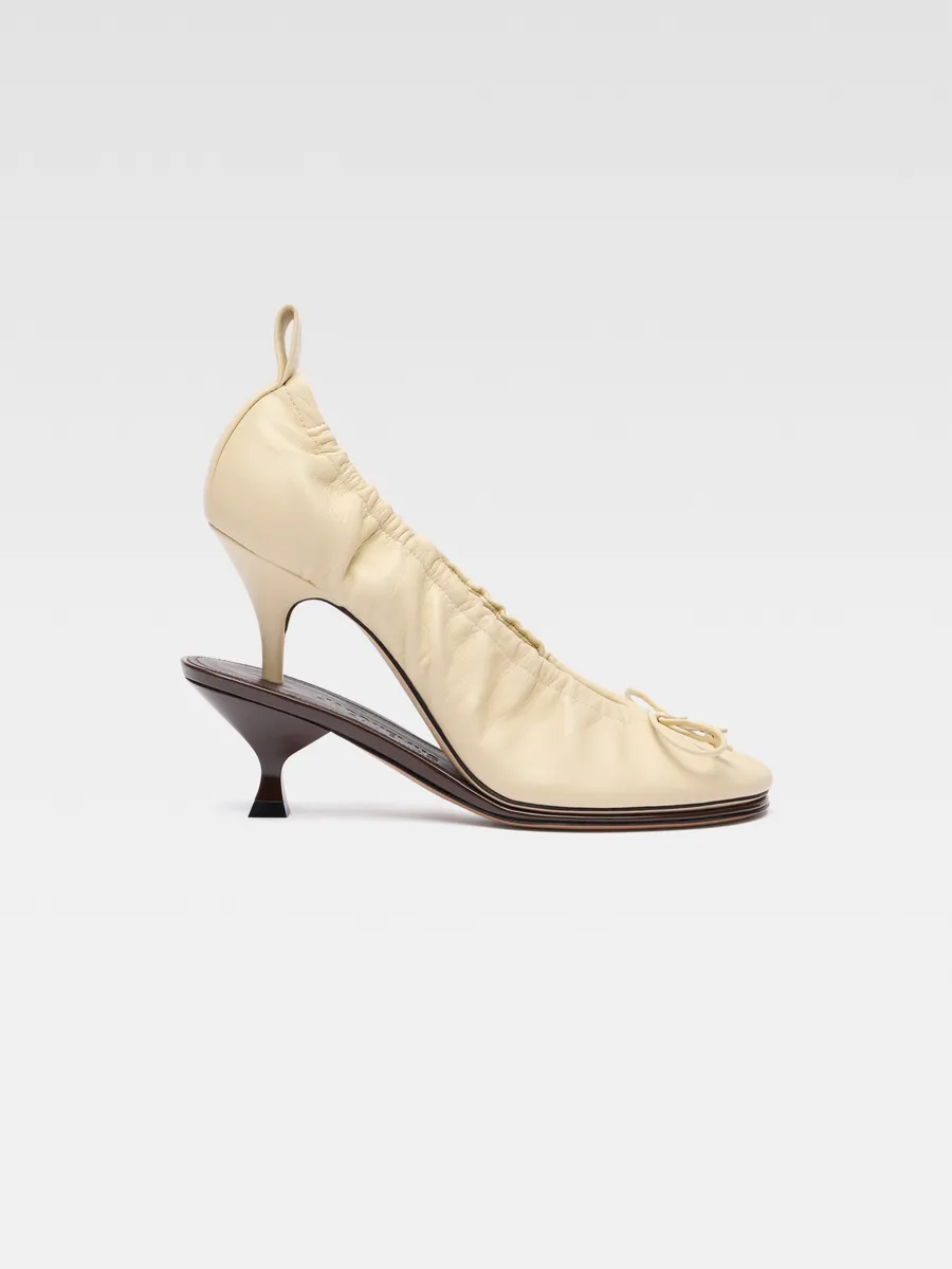 

Двойные балетки Jacquemus, бледно-желтый/темно-коричневый