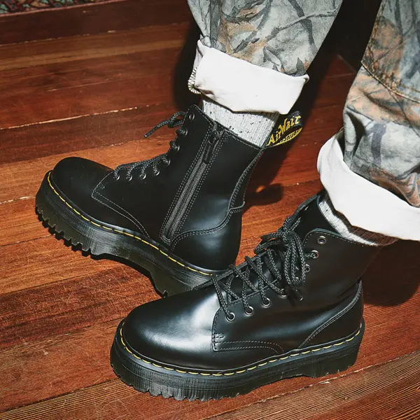 Ботинки мужские Dr. Martens из полированной кожи, черный — фото 3