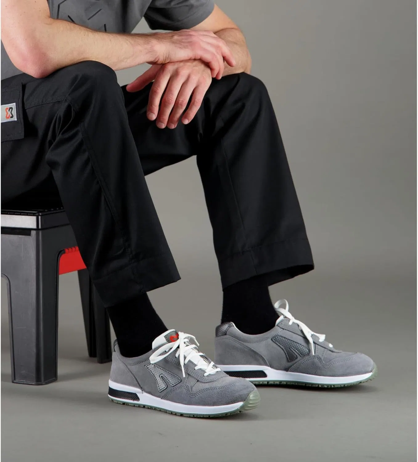 Рабочие ботинки WÜRTH MODYF S1P SRC Jogger серого цвета - с металлическими элементами, дышащие - размеры 36-47 — фото 2