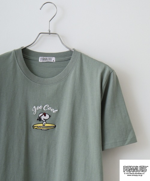 

Футболка с вышивкой и принтом PEANUTS, цвет хаки