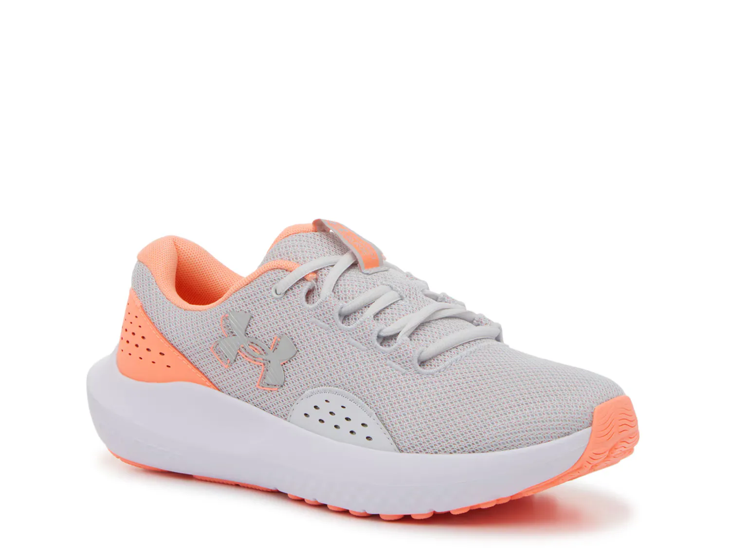 

Кроссовки Charged Surge 4 Running Shoe Under Armour, цвет distantgray_flareorange_metallicsilver