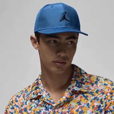 

Бейсболка Jordan Metal Jumpman, цвет Industrial Blue