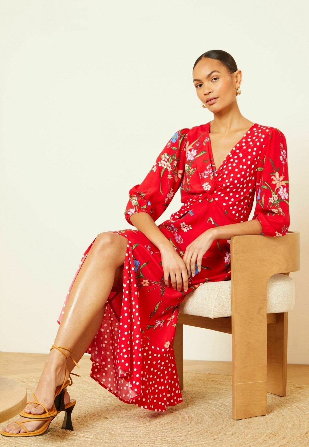 

Повседневное платье V NECK TWIST FRONT MIDI REGULAR FIT Love & Roses, красный