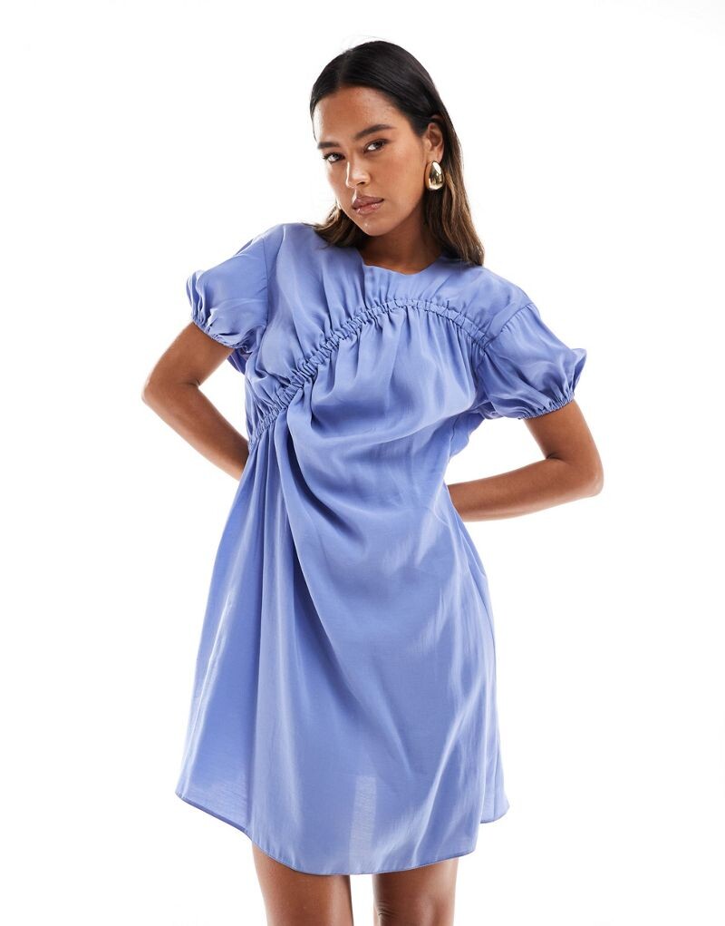 

Синее джинсовое платье мини со сборками и пышными рукавами ASOS DESIGN