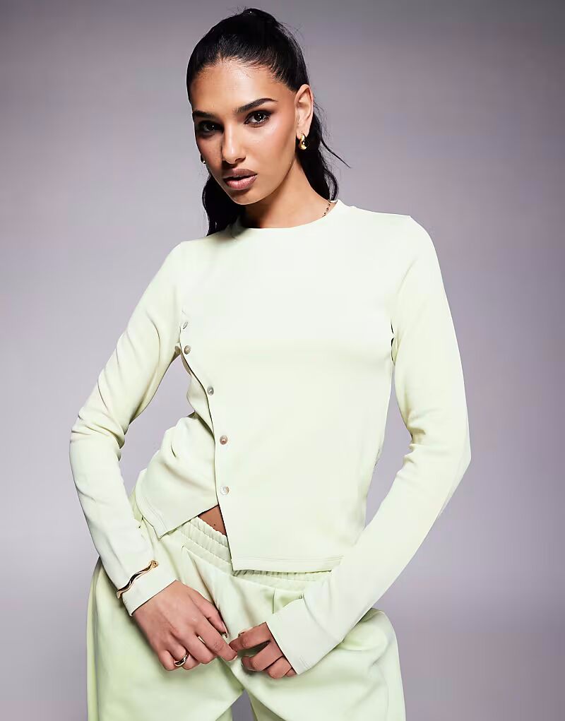 

Зеленый топ-купро с длинными рукавами и разрезом по низу на пуговицах ASOS DESIGN