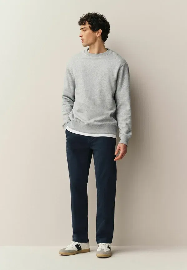 Брюки чинос Next Regular fit authentic washed, синие — фото 2