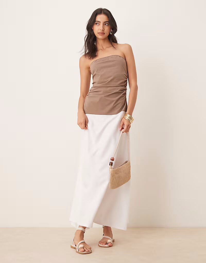 

Платье-бандо миди ASOS DESIGN с юбкой из поплина цвета мокко и белого цвета