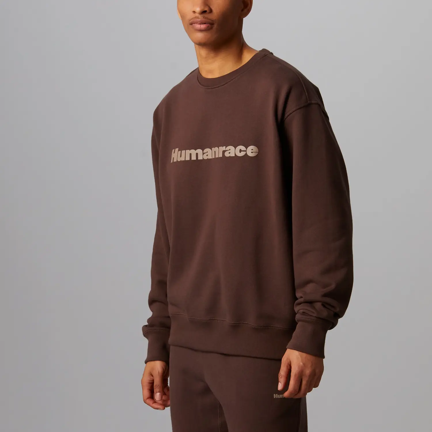 Adidas X Pharrell Williams Humanrace Basic Crewneck «Коричневый» Adidas Originals, цвет Tan — фото 4
