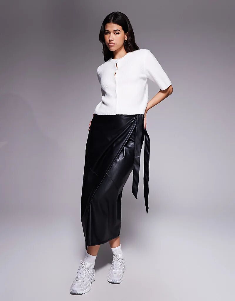 

Юбка миди из искусственной кожи с запахом ASOS DESIGN черного цвета