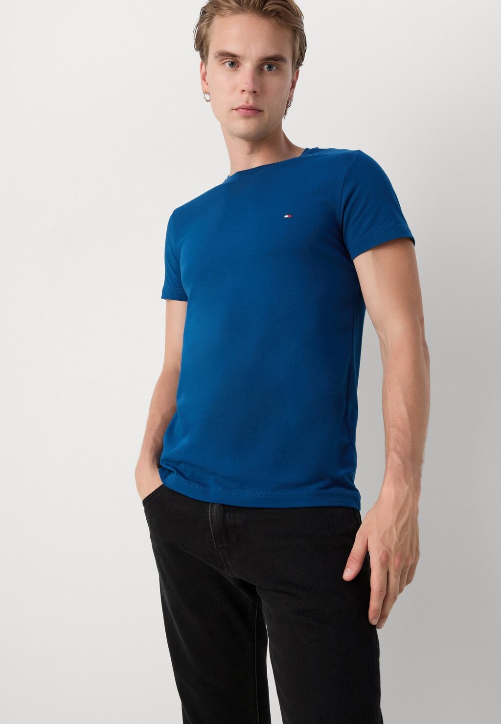 

Базовая футболка SLIM FIT TEE Tommy Hilfiger, синий
