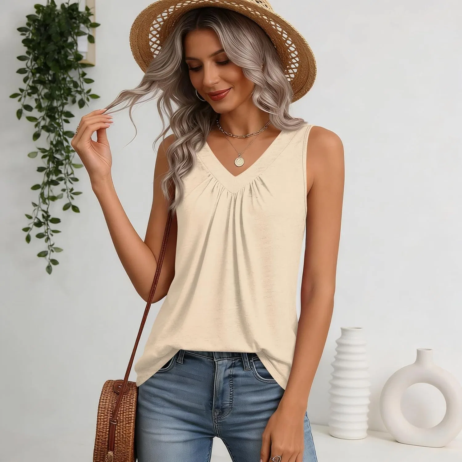 Женский топ V-образным вырезом, плиссированный, без рукавов, Polyester+Rayon+Spandex, бежевый — фото 3