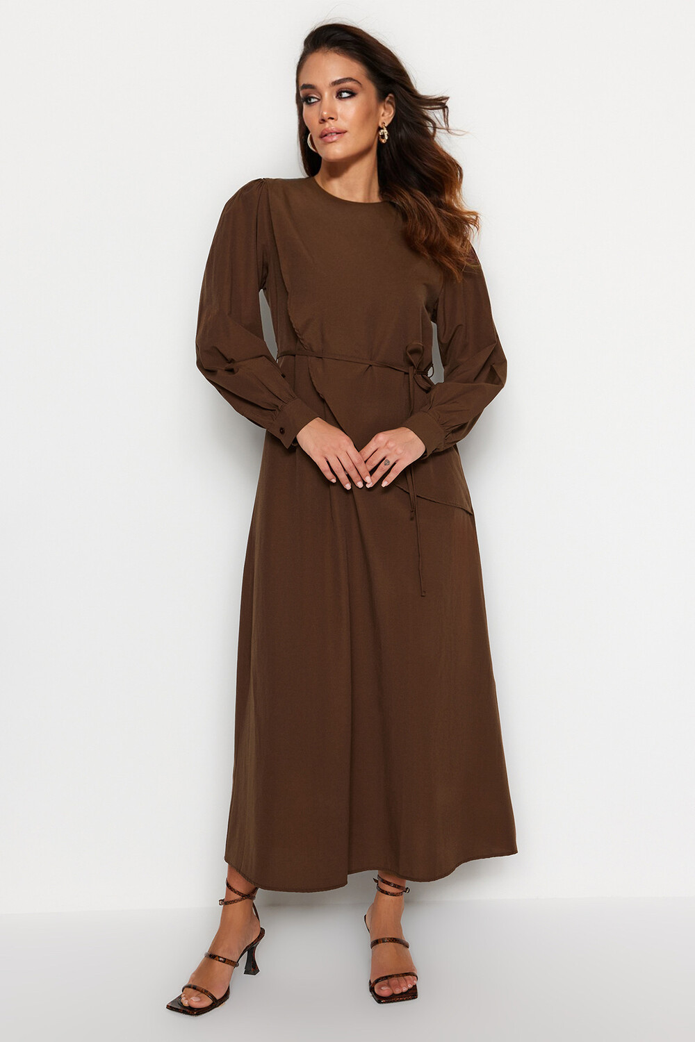 

Платье - А-силуэт Trendyol Modest, коричневый