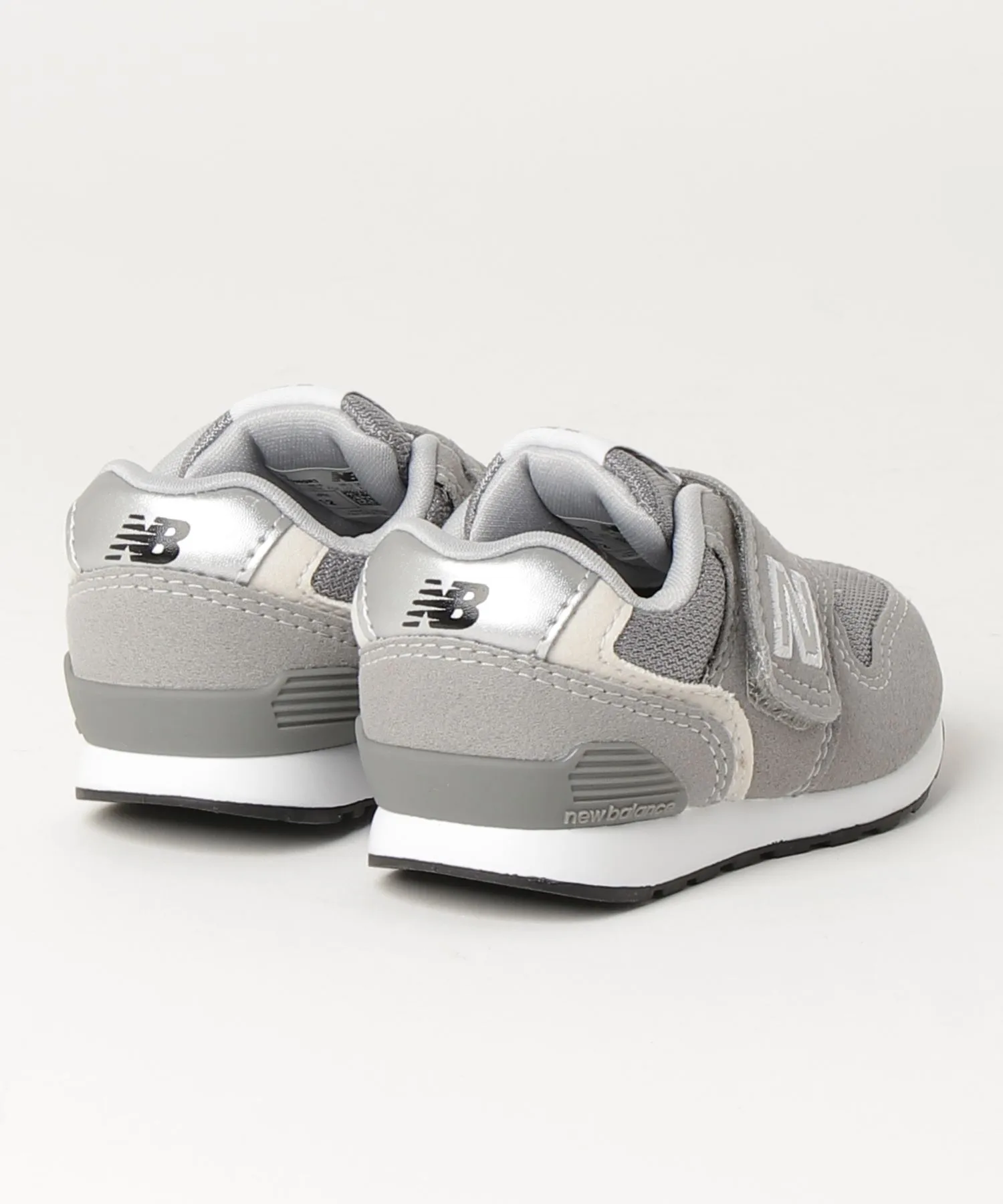 Кроссовки для детей с липучкой New Balance IZ996GR3 серые — фото 2