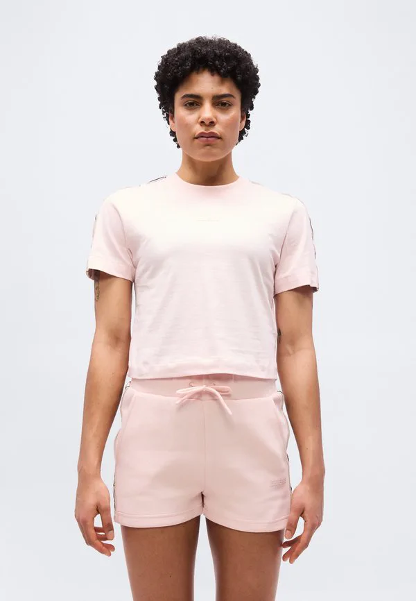 

Укороченная футболка с принтом бритни Guess, Pink Serenade, Розовый, Укороченная футболка с принтом бритни Guess, Pink Serenade