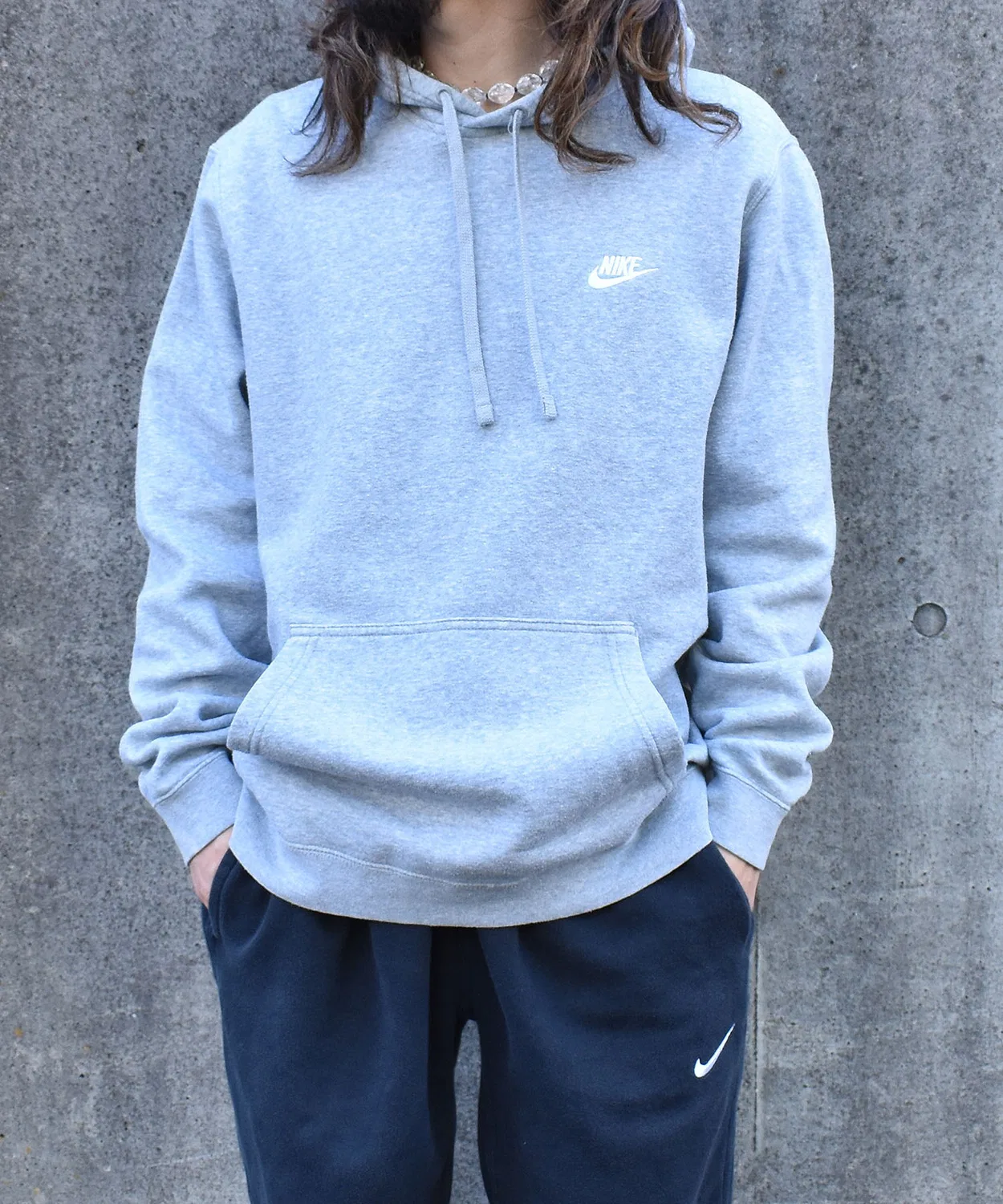 Винтажная толстовка Nike с вышивкой, серая