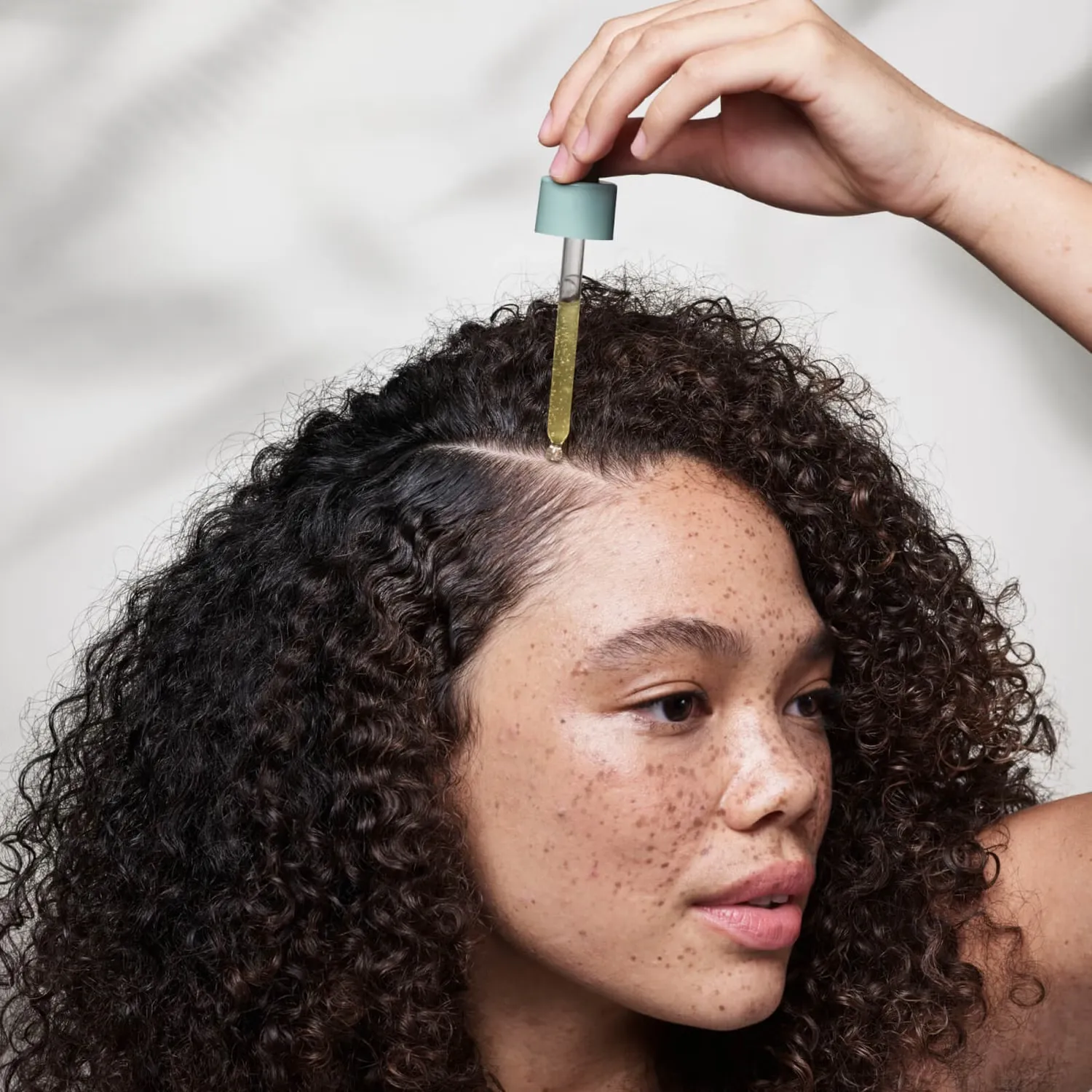 Scalp Solutions Ночная обновляющая сыворотка для кожи головы 50 мл Aveda — фото 3