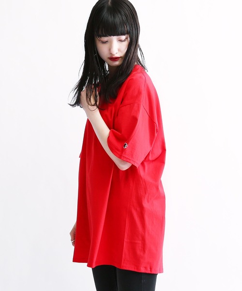 

Футболка оверсайз с коротким рукавом, круглым вырезом и нашивкой-логотипом Champion, красная