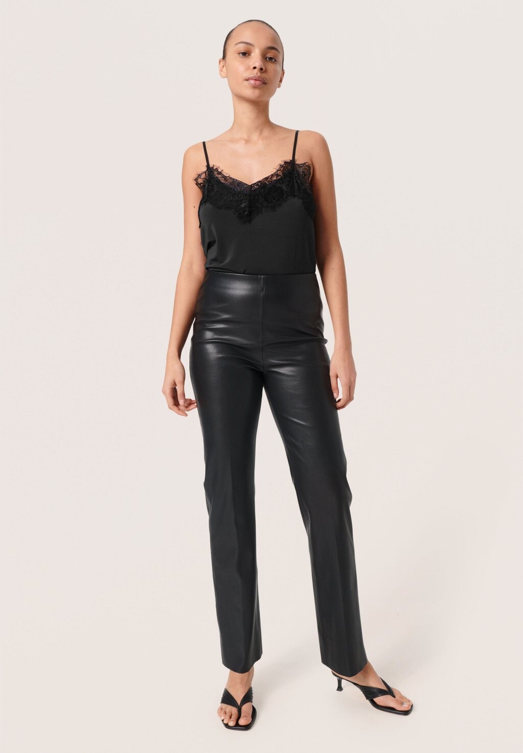 

Топ Clara Singlet Soaked in Luxury, черный