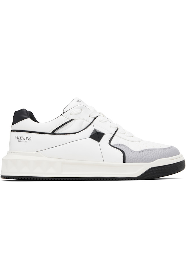 

Valentino Garavani Белые низкие кроссовки наппа с одной заклепкой