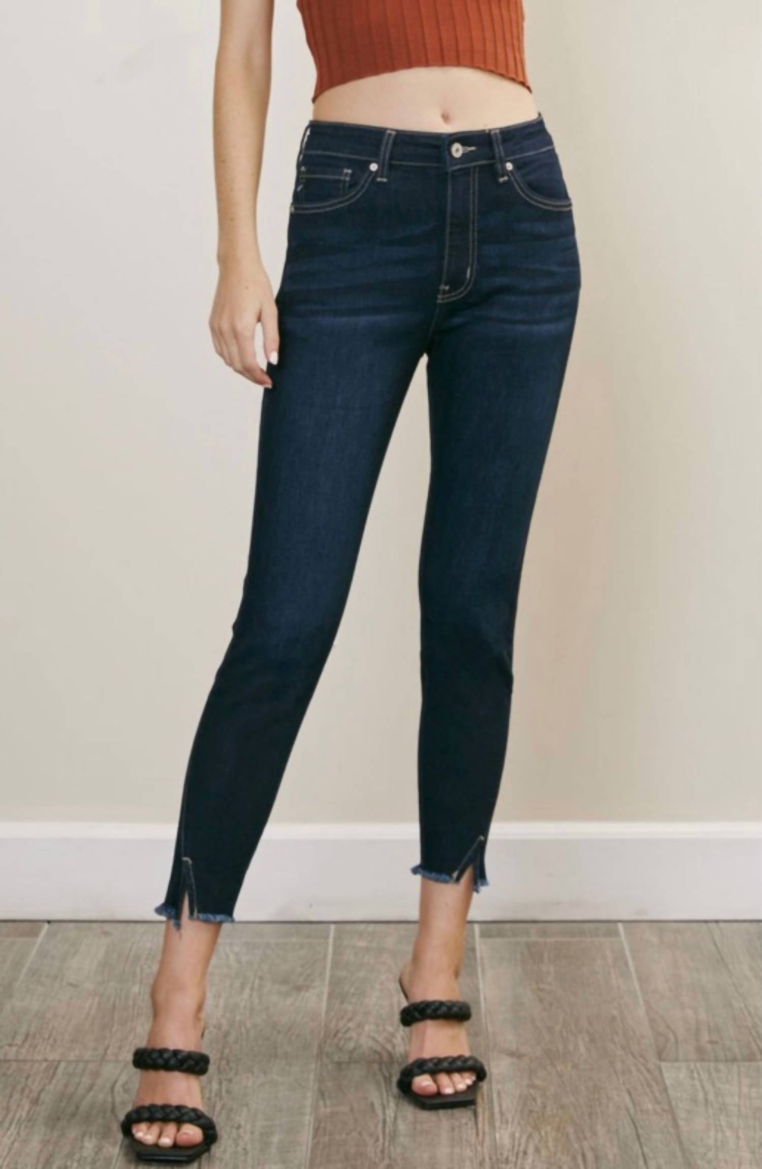 

Джинсы Shanna Split Hem темного цвета KanCan, цвет dark wash