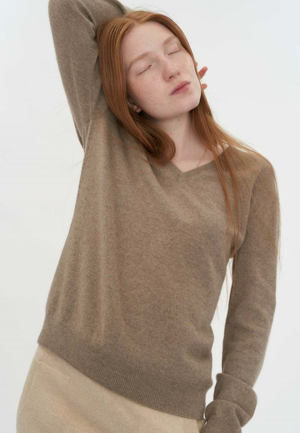 

Джемпер BASIC GOBI Cashmere, серо-коричневый